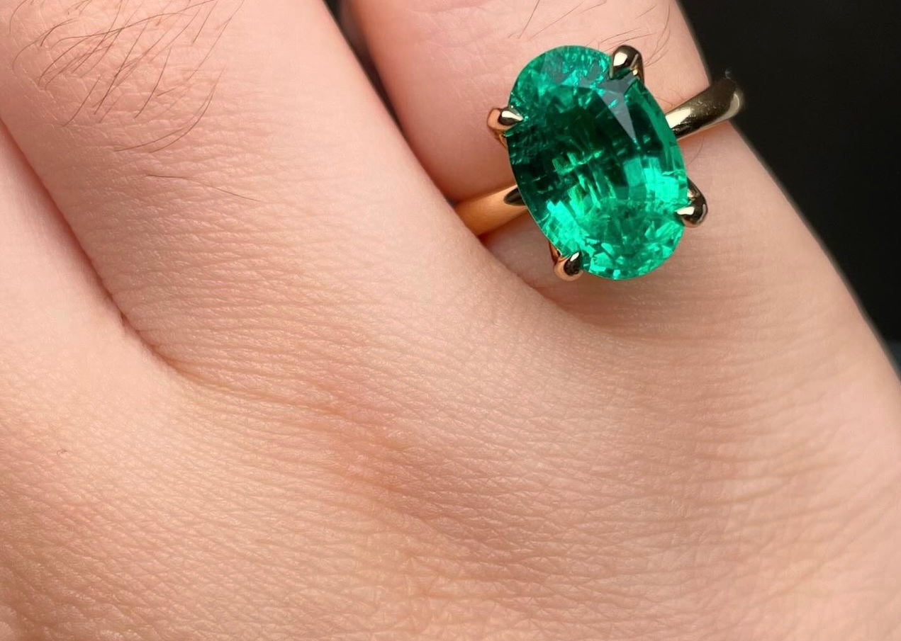 Oval Modern Emerald Ring Design Modern Halo Oval Cut Emerald