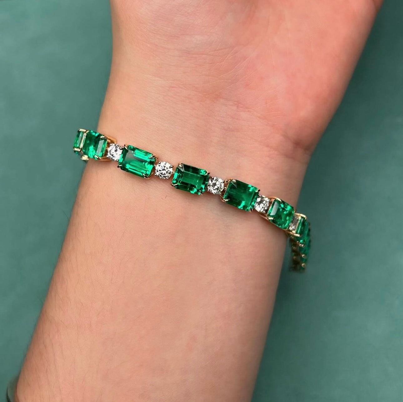 Tennis Bracelet Emerald and Lab Grown Diamonds