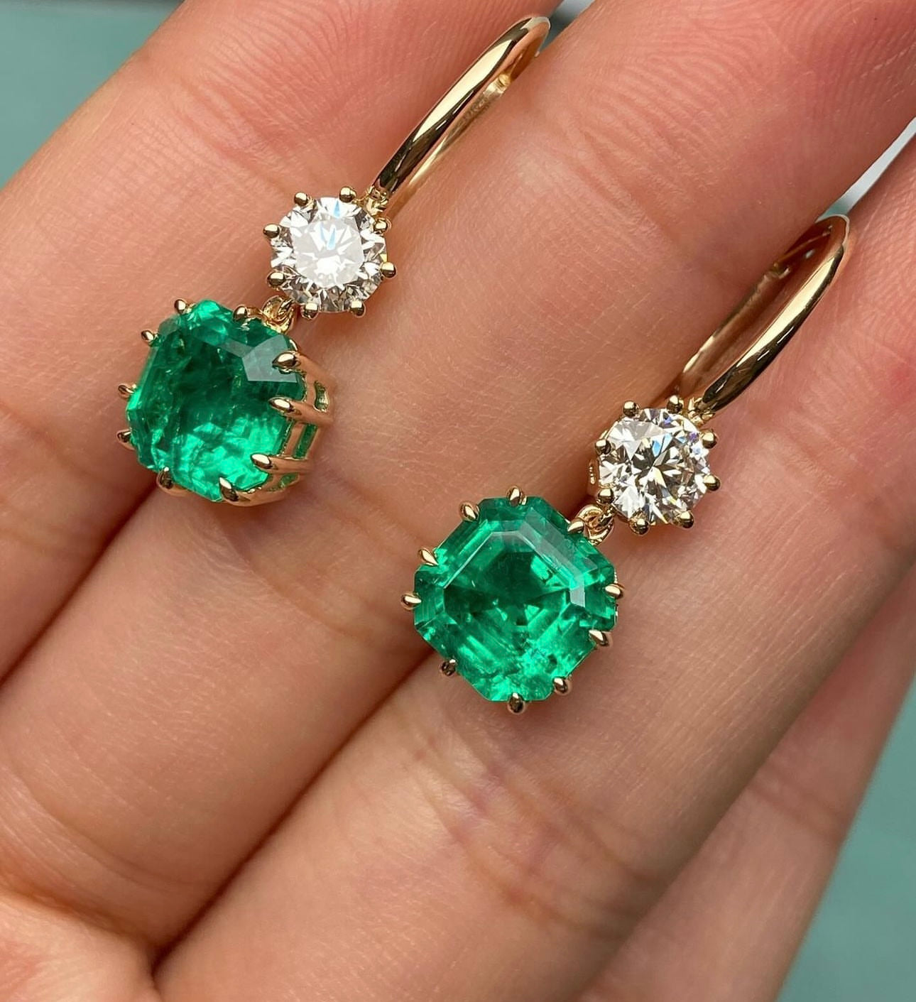 2 Carat Lab Grown Diamond with 5 Carat Emerald on 14Kt Gold Earings by Luxury Souvenir