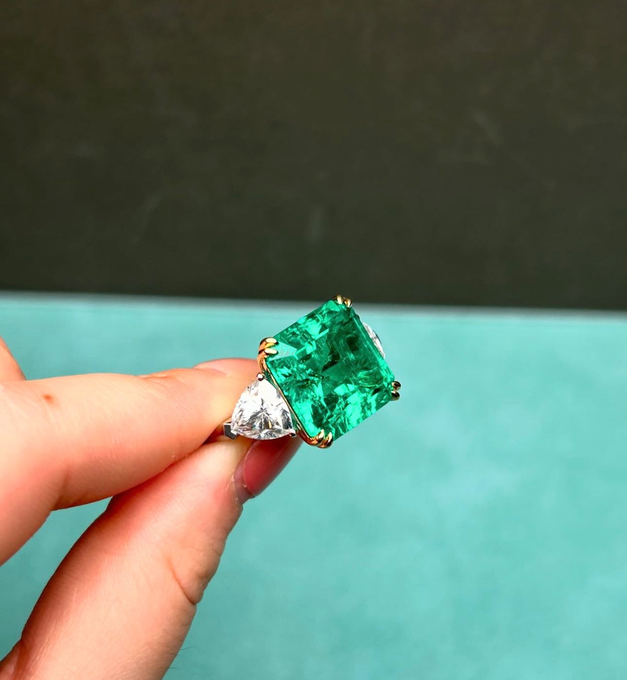 10 Carat Emerald Ring Lab Grown Diamonds & Lab Grown Emerald Ring by Luxury Souvenir
