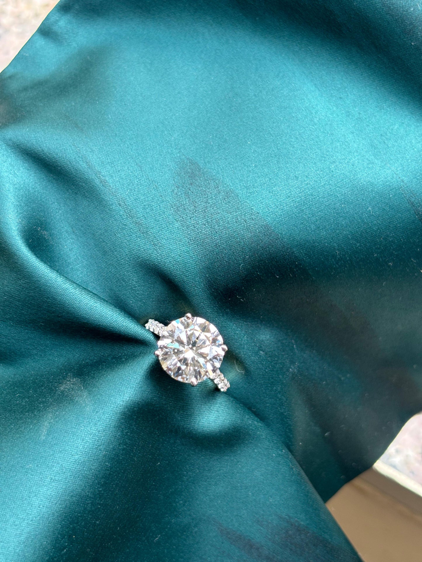 5 Carat Diamond Ring in 18Kt Gold