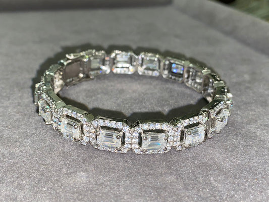 Emerald Diamond Bangle Cuff Openable,  Sixteen Pieces of 1 Carat Each Set with over 350 Pieces of 2 cent Diamonds on side.