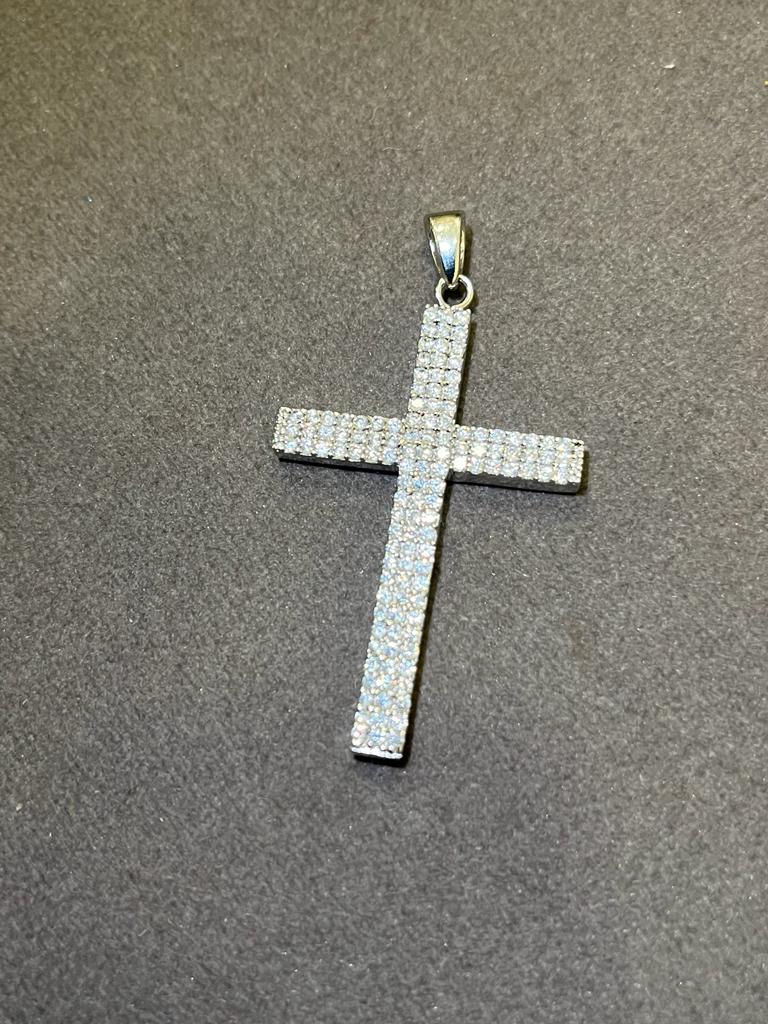 CROSS Pendant Iced Out – Luxury Souvenir Diamonds