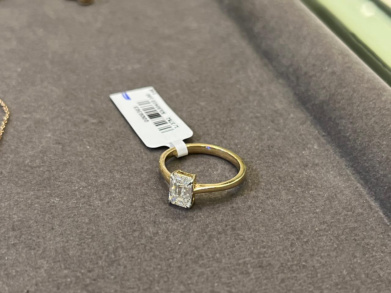 1 Carat Emerald Cut Solitaire Ring LAB GROWN DIAMOND for Women Classic Style- 14Kt Hallmarked Gold & Certified IGI Lab Grown Diamond