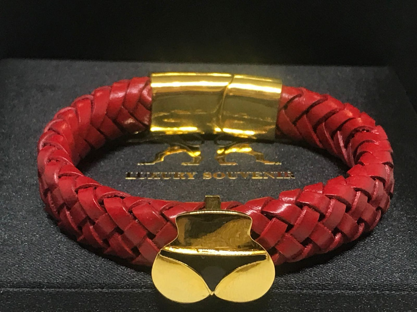 iSQUAT ASS BRACELET by Luxury Souvenir