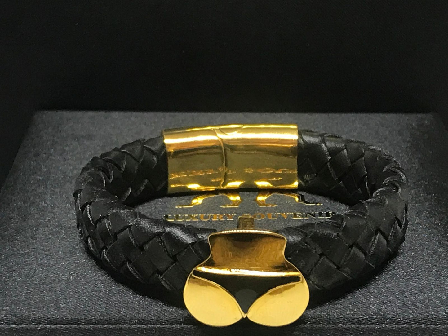 iSQUAT ASS BRACELET by Luxury Souvenir