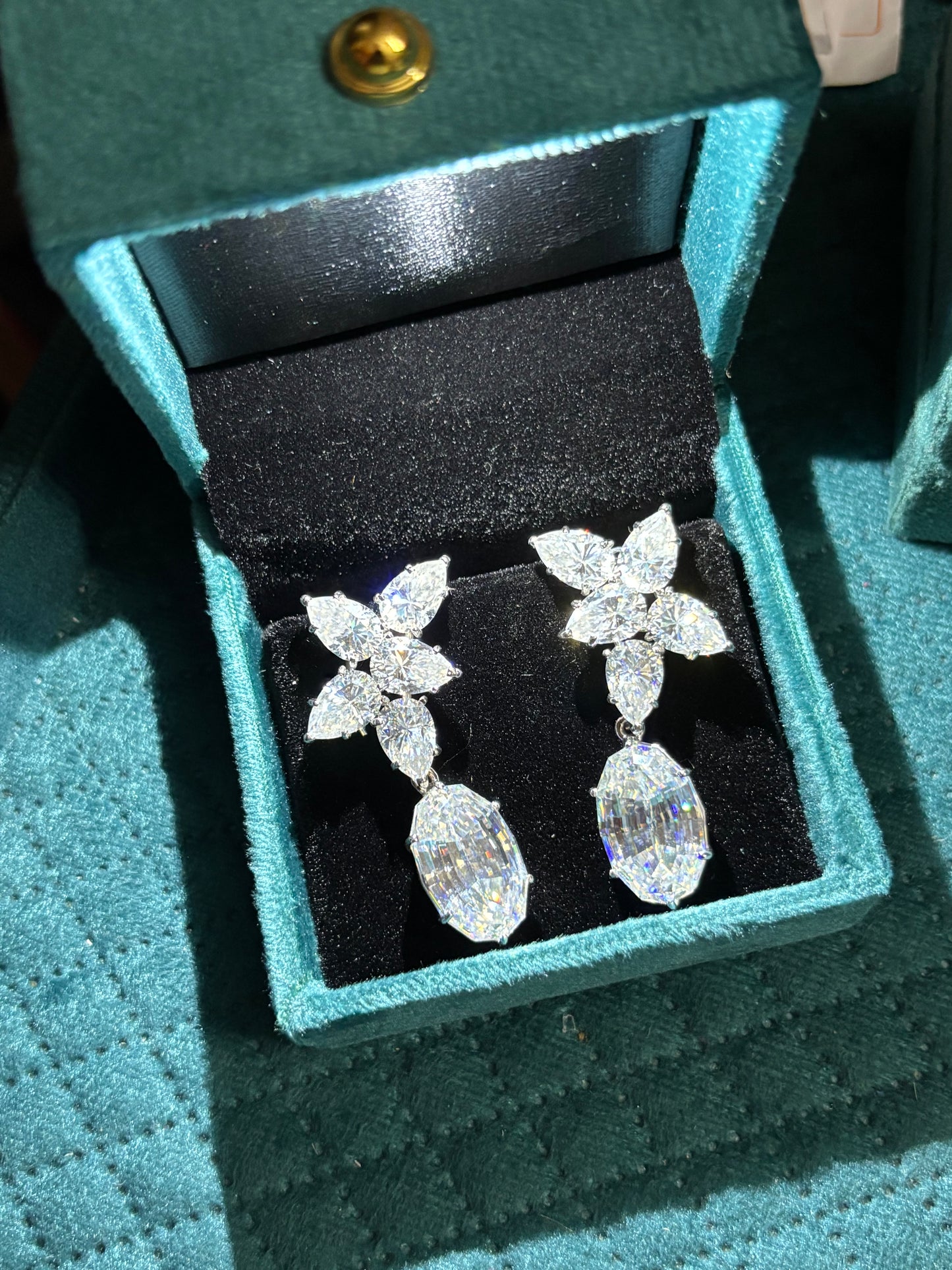 20-20 Carat Each Ear Diamond Earings by Luxury Souvenir Diamonds Lab Grown