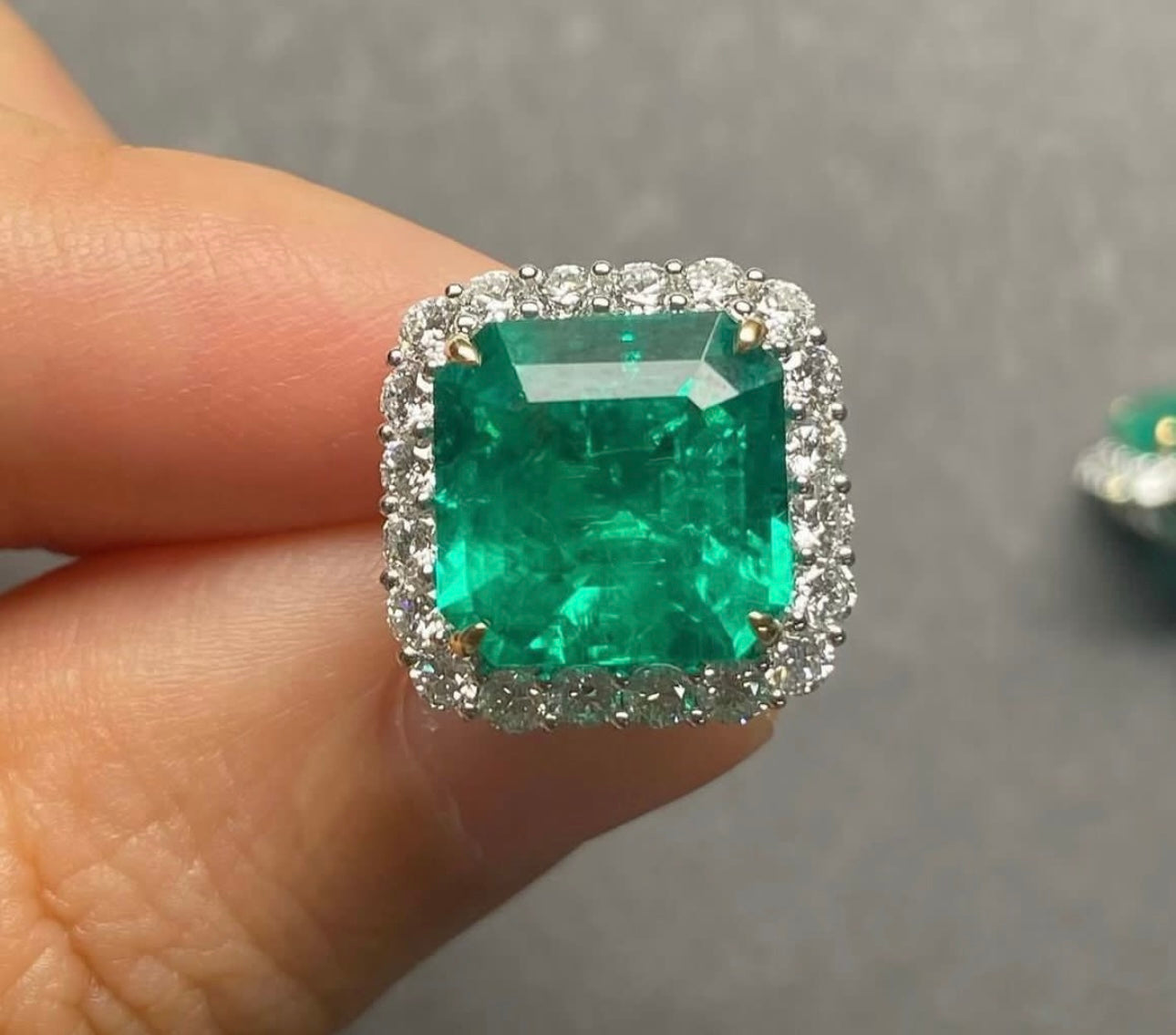 Colombian Lab Grown Emerald Earings crafted in 14Kt Gold and Lab Grown VVS Diamonds on sides