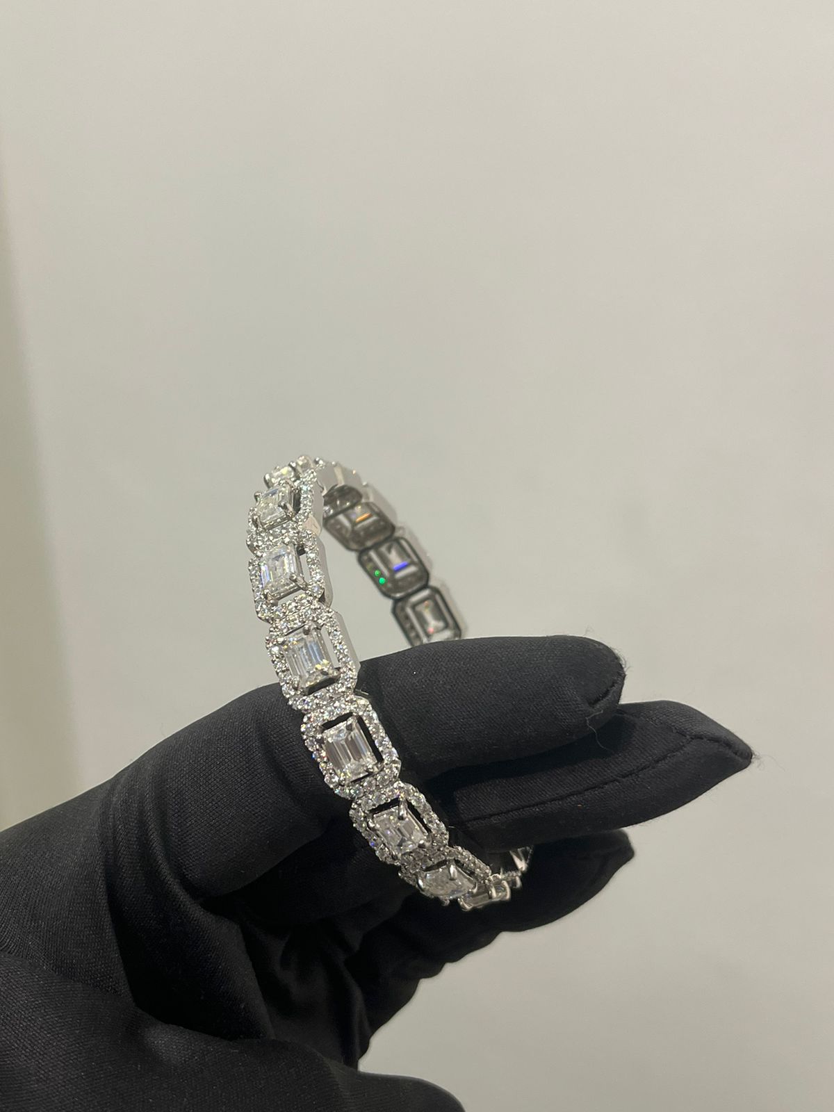 Emerald Diamond Bangle Cuff Openable,  Sixteen Pieces of 1 Carat Each Set with over 350 Pieces of 2 cent Diamonds on side.