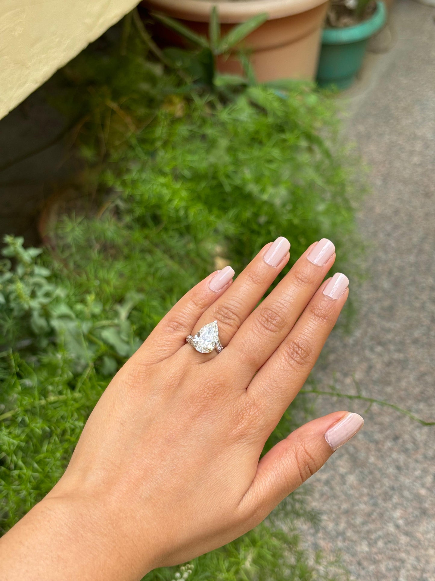 5 CARAT PEAR LAB GROWN DIAMOND RING IN 18KT GOLD