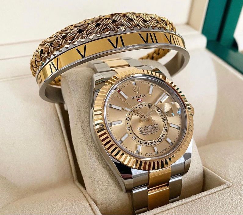Golden Italian Cuff, Handcrafted in Europe